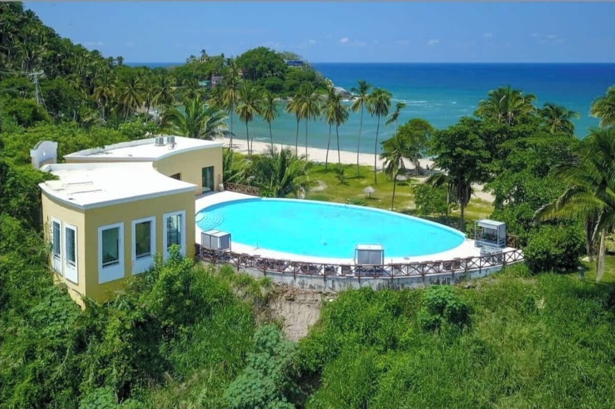 2 piscinas al aire libre