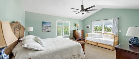 4 bedrooms, desk, WiFi, bed sheets