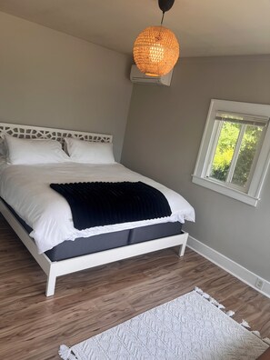 2 habitaciones, tabla de planchar con plancha, wifi y ropa de cama 