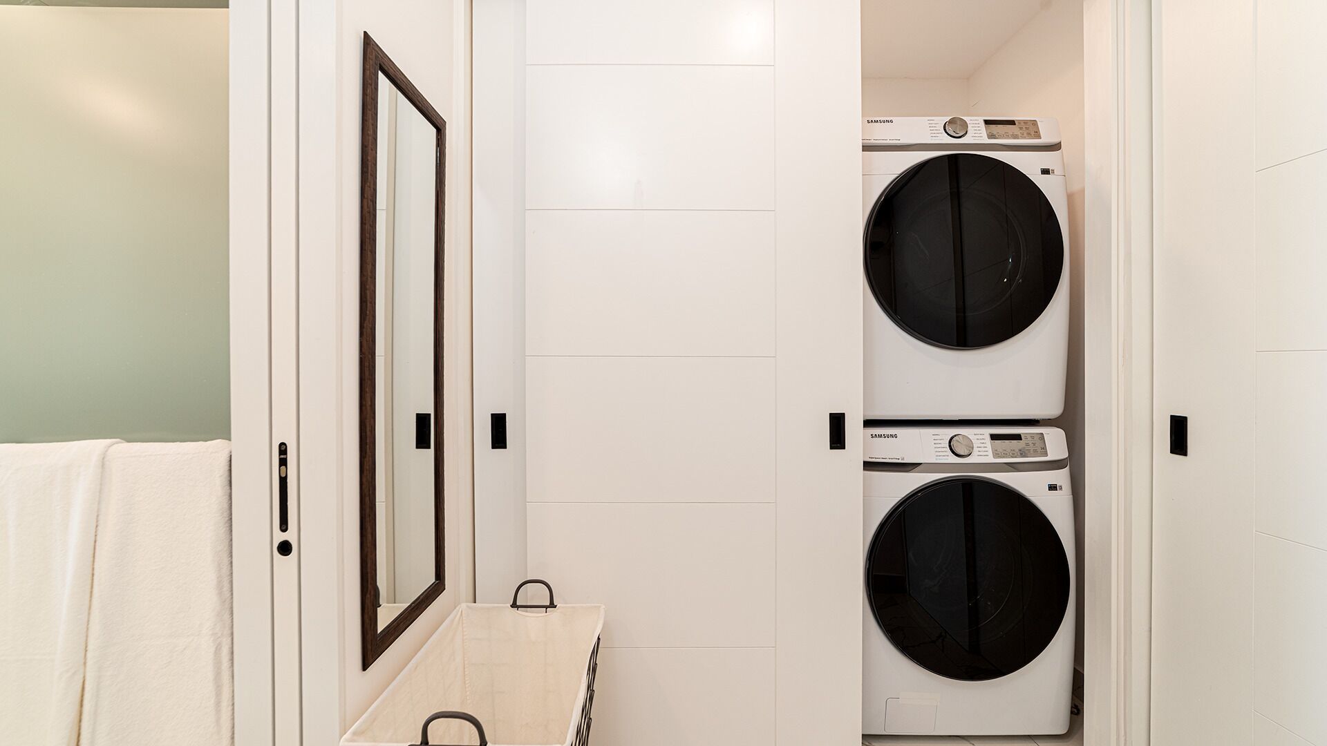 Condo, 1 King Bed with Sofa bed (Encantame Soleil R502) | Laundry
