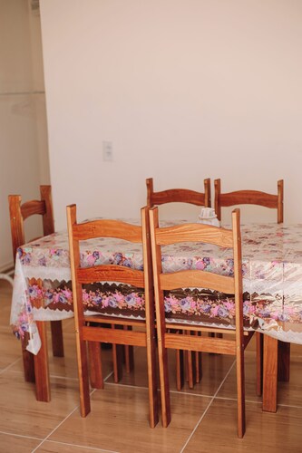 A cozy, spacious home for families and couples (sleeps 6), just 5 minutes from the beach