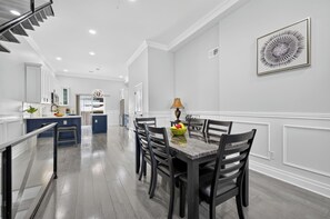Dining - Luxury Queens Village - 4Br 4.5Ba - Rooftop Patio (Philadelphia)