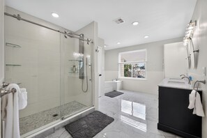Bathroom - Luxury Queens Village - 4Br 4.5Ba - Rooftop Patio (Philadelphia)