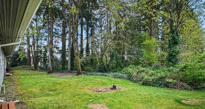 Fantastic Haven-Close to JBLM & Hospital, Sleeps 6
