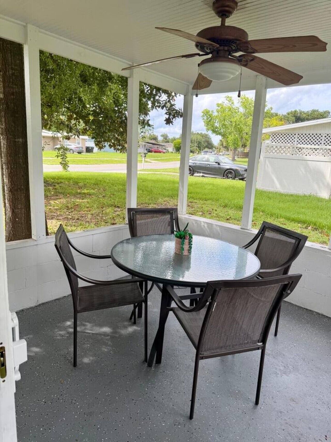 Outdoor dining