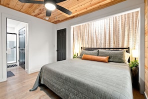 Room - Treetop Retreat - MTB Oasis-0.8mi to Tunnel Vision (Bella Vista)