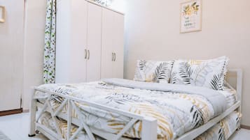 1 bedroom, iron/ironing board, WiFi, bed sheets