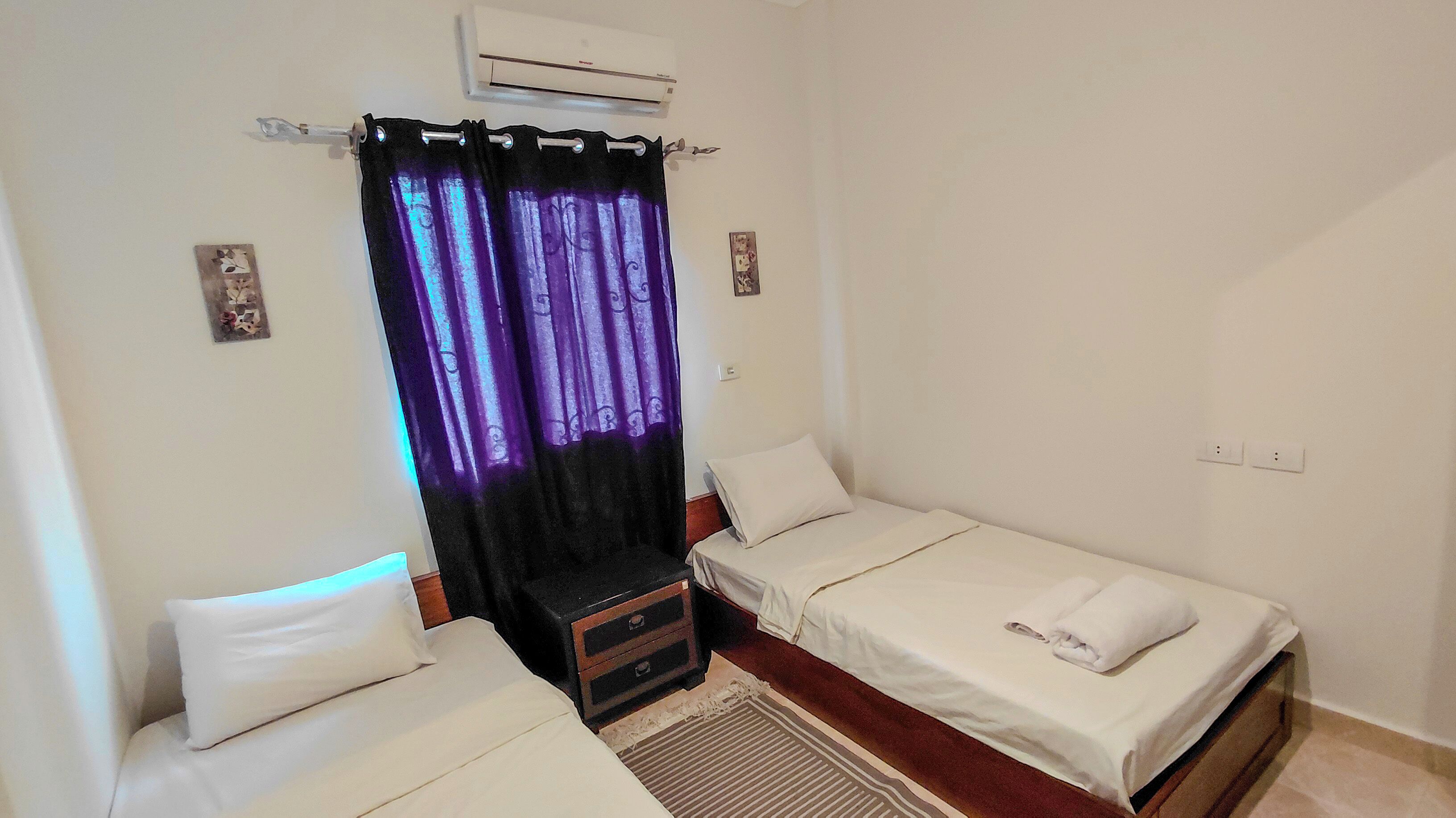 3 chambres, fer et planche à repasser, Wi-Fi, draps fournis