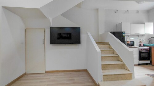 325 · 2BR Townhouse, 2 Bath, TV