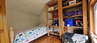 Off grid family paradise, fishing haven or great temporary spot for workers