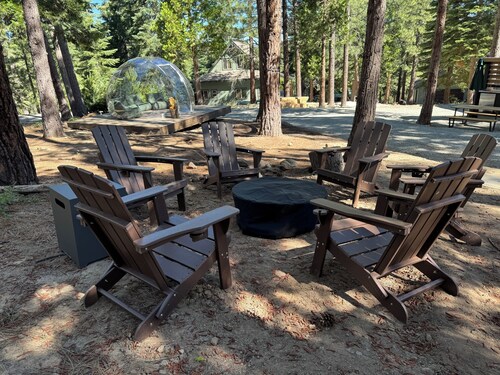  1-bedroom Tiny Cabin, hot tub & dry Sauna, Lake Davis, Portola Ca.
