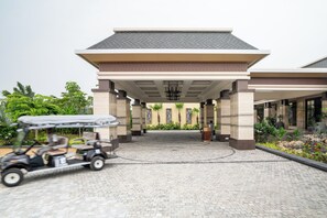 Property grounds - Silvāna Raipur (Raipur)