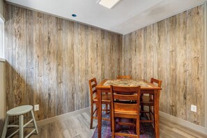 Dining - The Pondo: Cabin 1, 2 bedroom, 2 bed, kitchen (Lead)