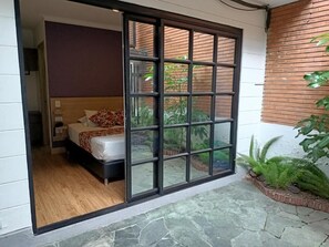 Free WiFi, bed sheets - HOTEL BOUTIQUE POMA ROSA (LAURELES - ESTADIO)
