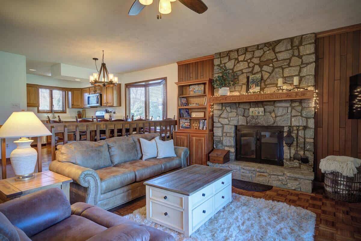 TV, fireplace, offices
