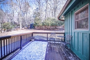 Terrace/patio - Uli's Place - Charming spot near the Parkway! (Blowing Rock)