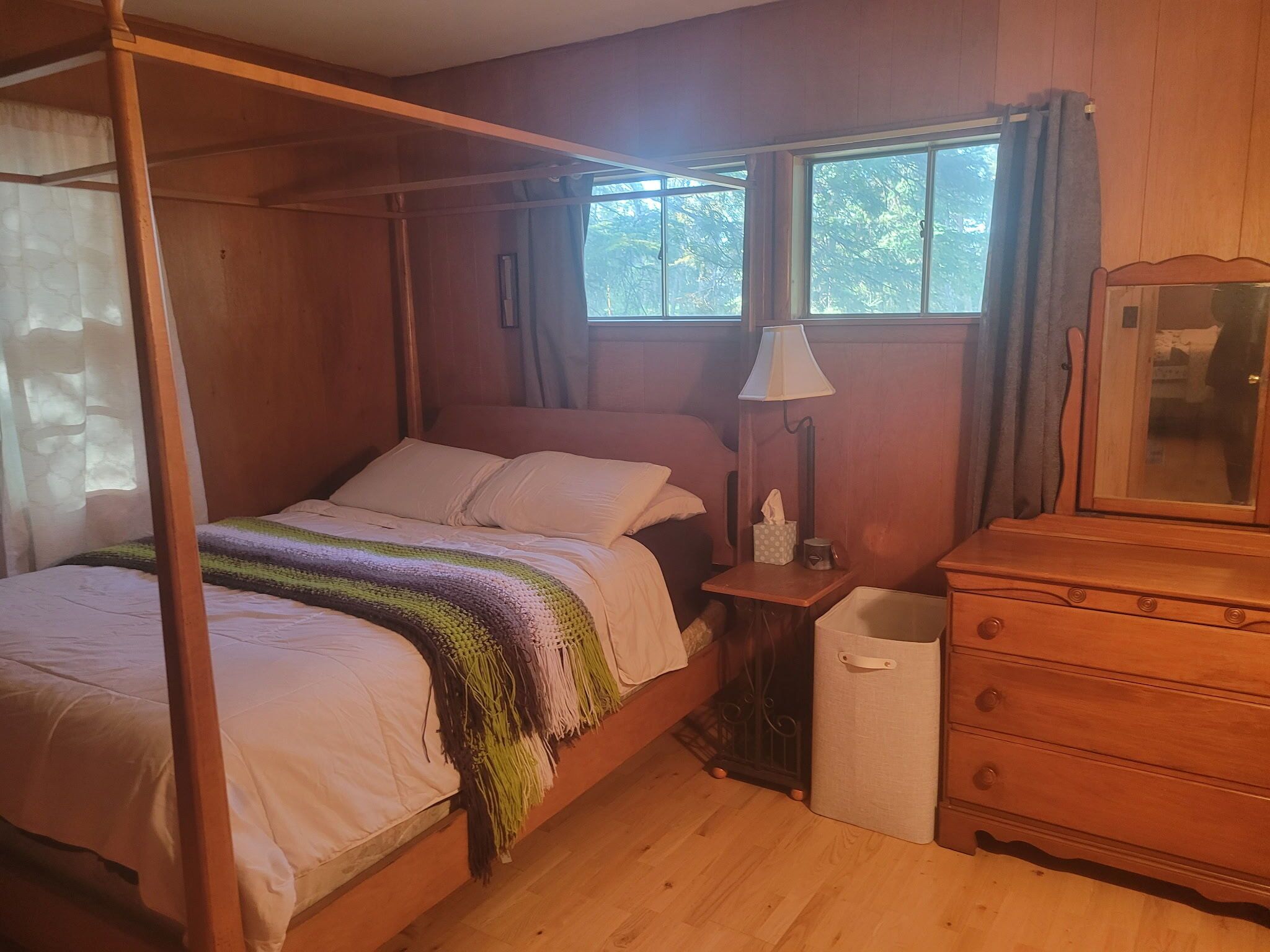 3 bedrooms, WiFi (free), bed sheets