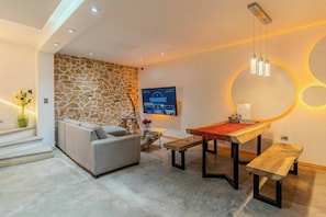 Interior - Luxury Home 2_Starlink 400 Mbit_AC_Jacuzzi_6 People (San Juan del Obispo)