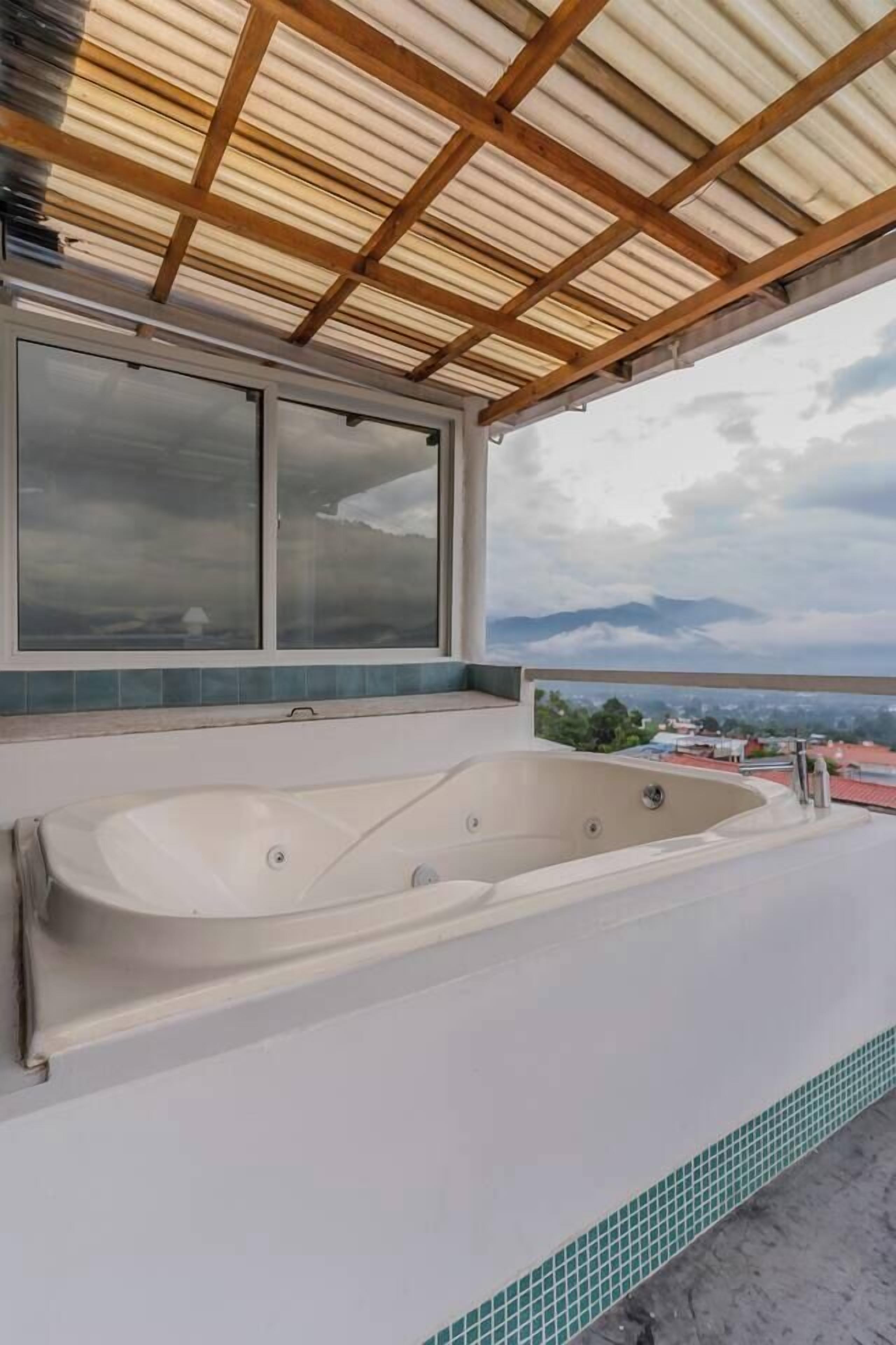 Bain à remous extérieur