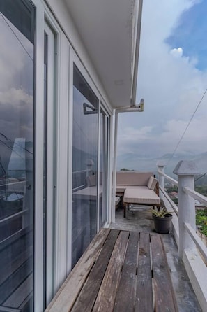 Terrace/patio - Luxury Home 2_Starlink 400 Mbit_AC_Jacuzzi_6 People (San Juan del Obispo)