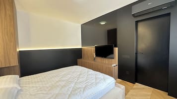 Deluxe-lejlighed - udsigt til gårdsplads | Mørklægningsgardiner, strygejern/strygebræt, gratis Wi-Fi