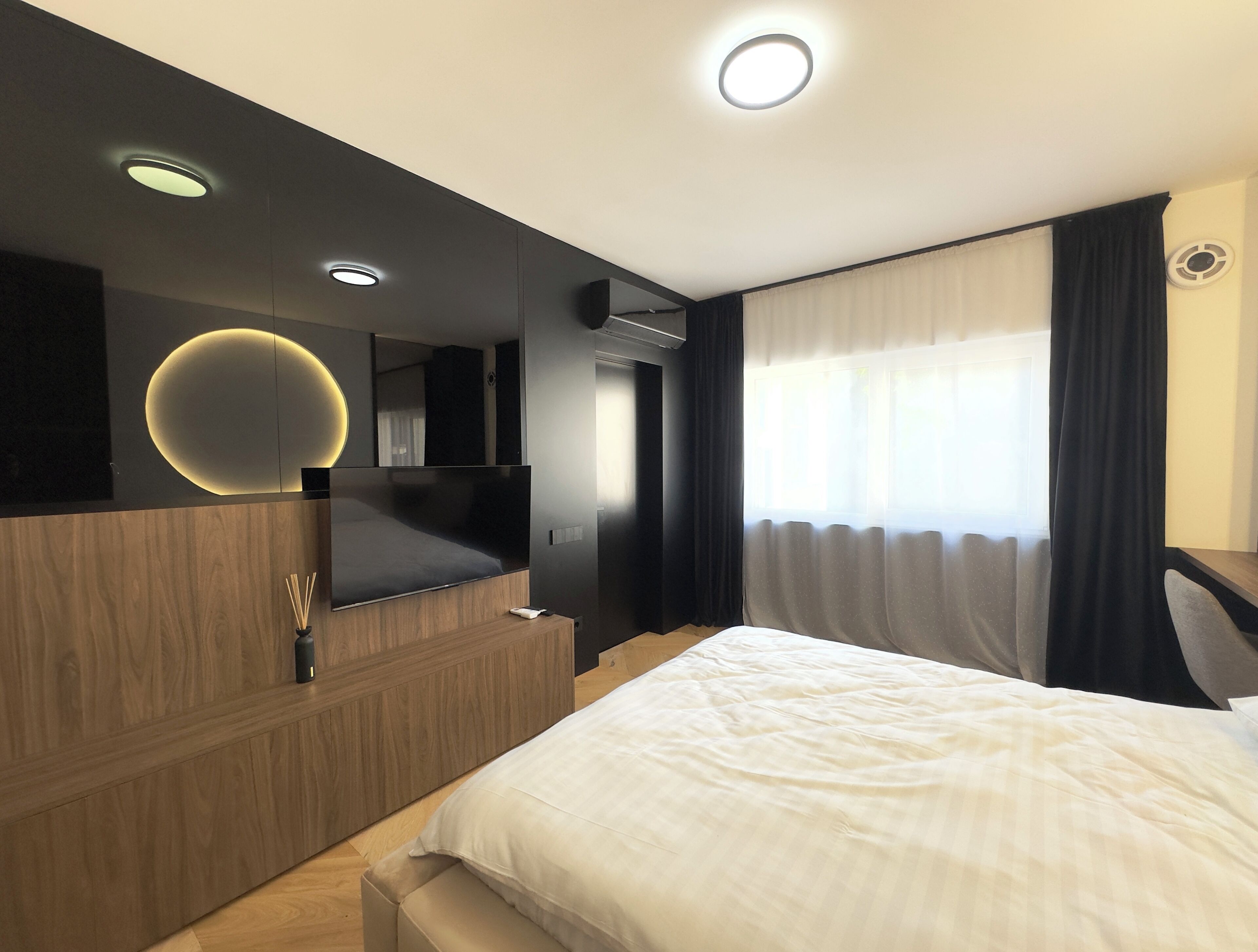 Deluxe Apartment, Courtyard View | Blackout drapes, iron/ironing board, WiFi (free)