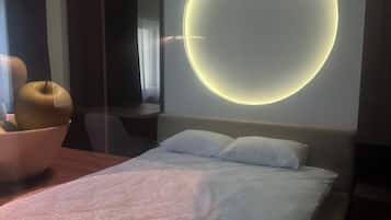 Cortinas blackout, tabla de planchar con plancha y wifi gratis