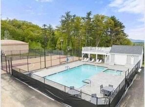 Pool - Cute 2 Bdrm 2 bth Cedar Lodge Condo - Lake Views! (Laconia)