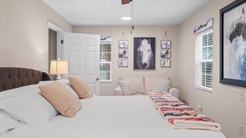 4 bedrooms, iron/ironing board, WiFi (free), bed sheets