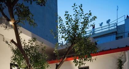 Athelio Boutique Home • Private Garden • Outdoor Bar • Near Metro