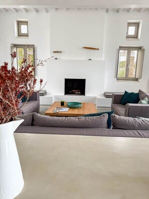 Living area - Cycladic villa with panoramic sea & mountain view (Τοπική Κοινότητα Κώστου)