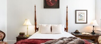 1820s Mansion Suite | 2BD w/ Balcony on Royal St.