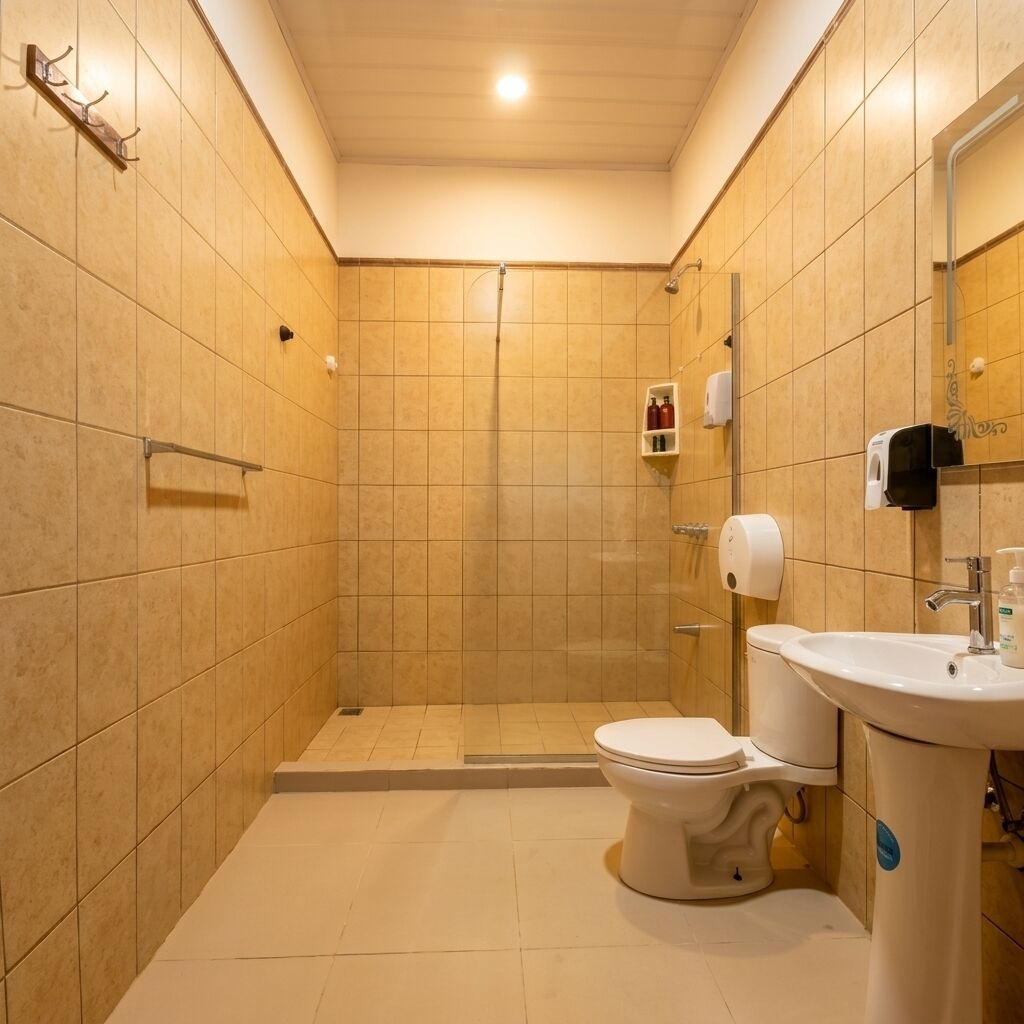 ห้องคอมฟอร์ทสำหรับสี่ท่าน | ห้องน้ำ | สบู่, ยาสระผม, กระดาษชำระ