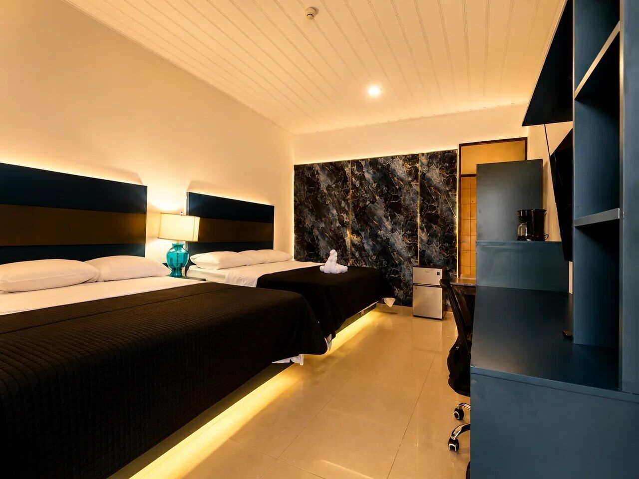 Deluxe Quadruple Room | Blackout drapes, WiFi (free)