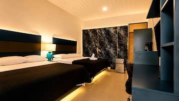 Deluxe Quadruple Room | Blackout drapes, WiFi (free)