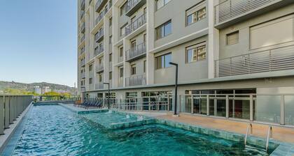 Apt in Condo w/ Pool & Garage Mcp1104