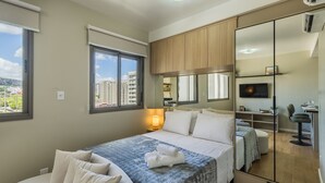 Room - Studio w/ Pool Near PUC Mcp0403 (Porto Alegre)