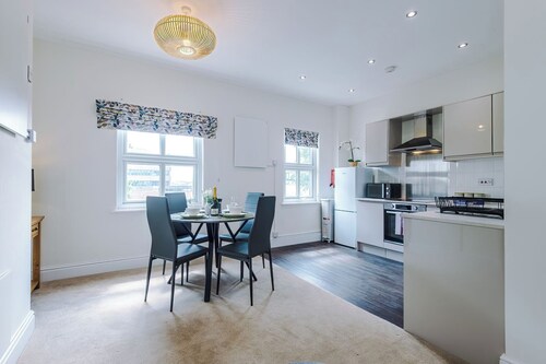 The Cosy Corner | Stylish 1BR | Sleeps 4 | Wi-Fi