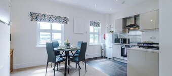 The Cosy Corner | Stylish 1BR | Sleeps 4 | Wi-Fi