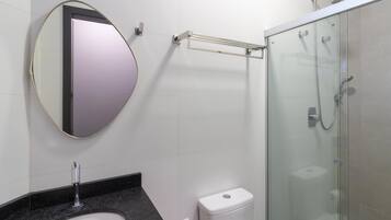 Basic Apartment | Bathroom | Shower