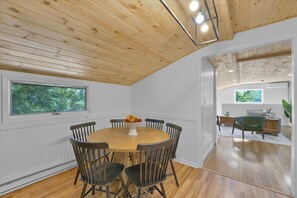 Unclassified image, 4 of 73, button