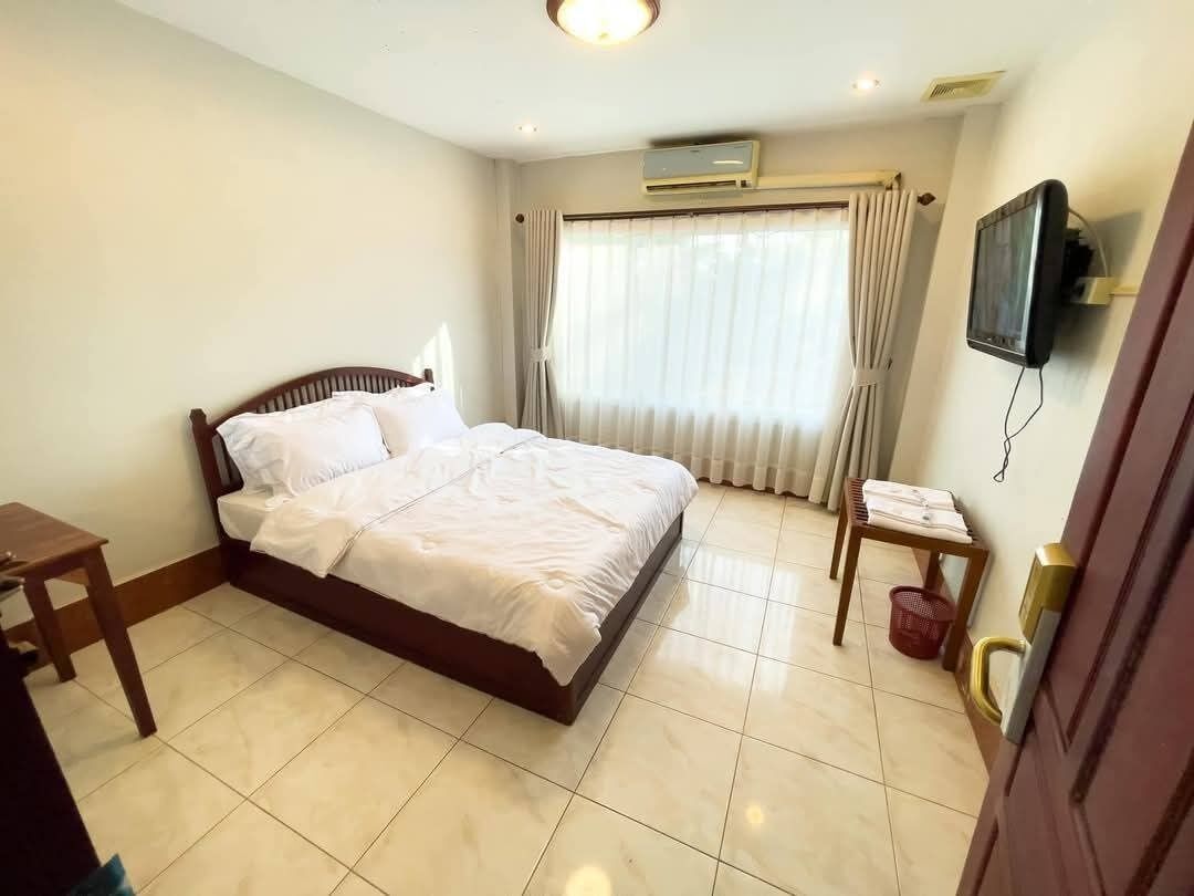 In-room safe, desk, laptop workspace, blackout curtains