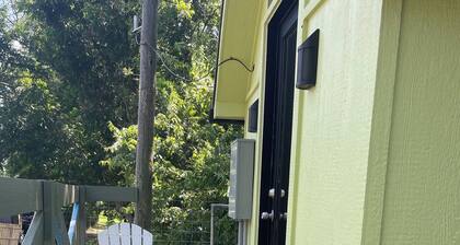 Cozy treehouse ! Great kids experience !Or adult ! Fire pit ONLY SLEEPS 2