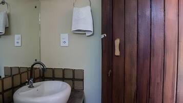 Departamento clásico | Baño | Toallas y jabón
