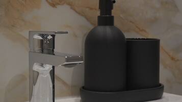 Équipements de salle de bain