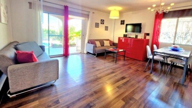 TV - Sunny Palm Villa | Private Pool | Callao Salvaje (Callao Salvaje)
