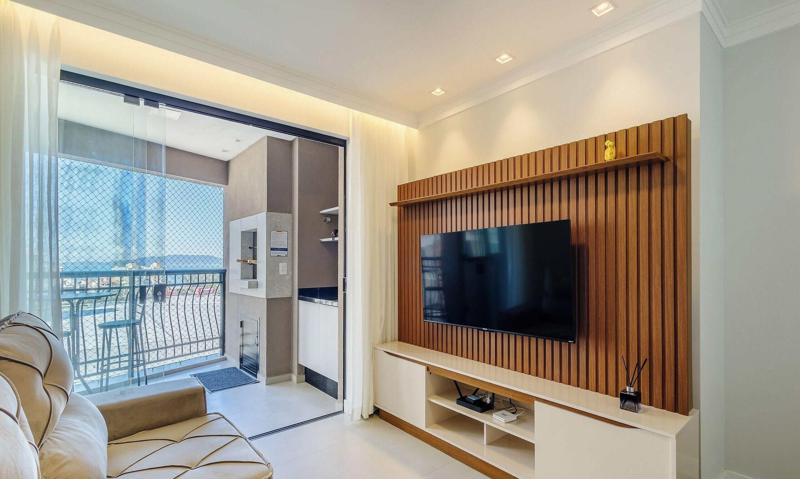 Apartamento básico | Zona de estar | Televisión de 40 pulgadas con canales digitales