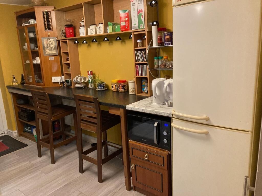 Fridge, microwave