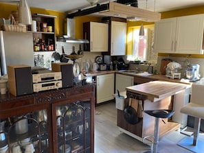 Fridge, microwave - Hotel Jacks Court (Stalybridge)