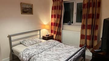 Desk, iron/ironing board, WiFi (free)